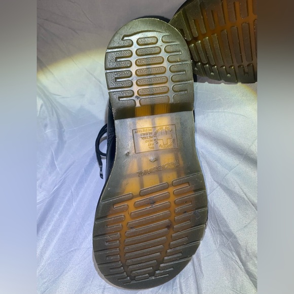 🛑(Sold!) Dr. Martens Original 1460 Smooth Leather 8Eye Lace Up Boots, Size 7 - Picture 7 of 15